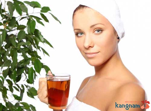 Nước trà đen chữa mặt bị tàn nhang