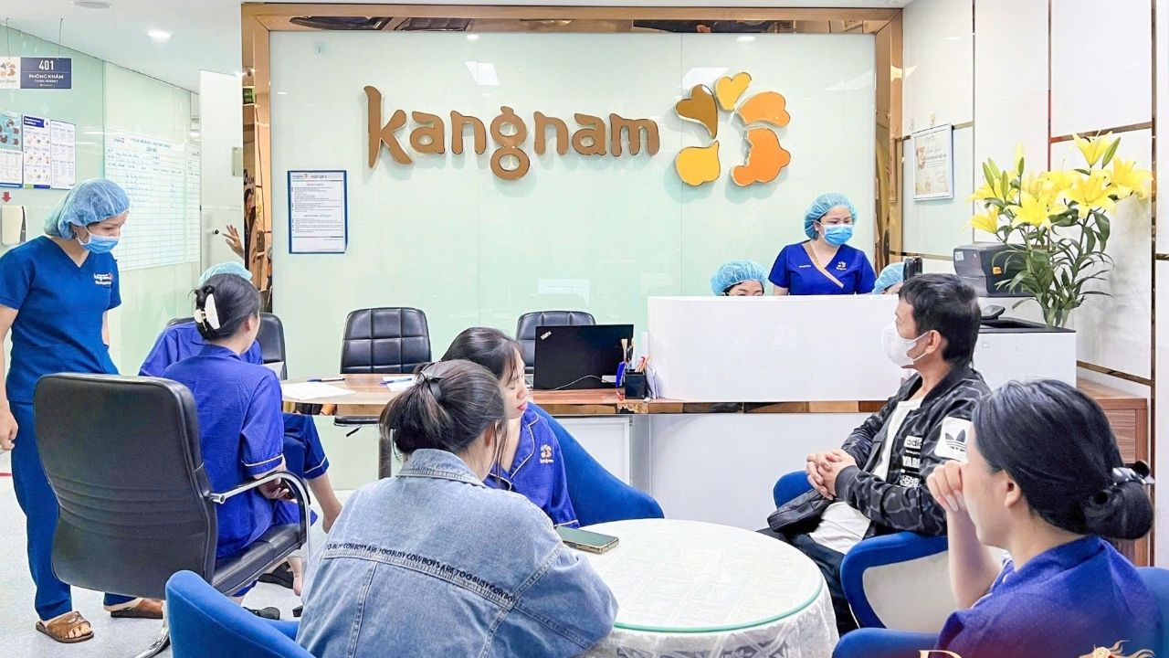 khách hàng đông đúc, tin tưởng vào dịch vụ tại kangnam